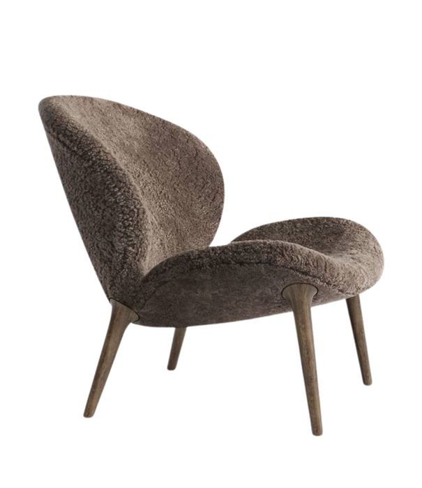 Vipp  Vipp 469 Lodge Low Back Lounge Chair sheepskin