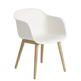 Muuto Fiber Armstoel recycled plastic houten poten