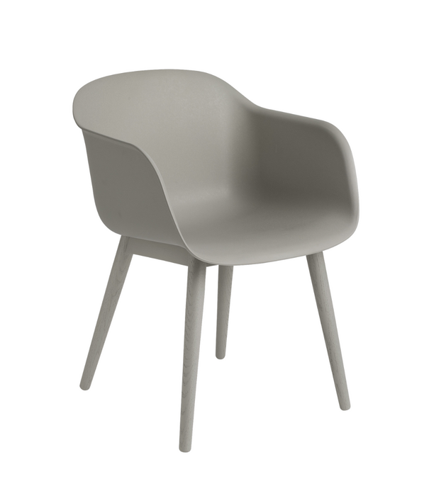 Muuto  Muuto Fiber Armstoel recycled plastic houten poten