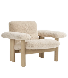 Audo Brasilia Lounge Stoel, lage rug,  schapenvacht nature