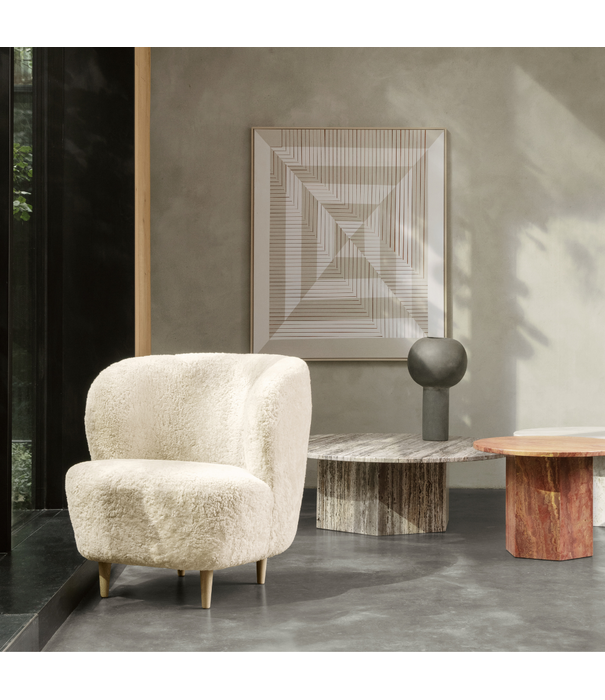 Gubi  Gubi Stay Small Lounge Chair Sahara Sheepskin, wooden legs