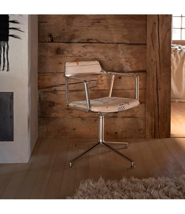 Vipp  Vipp 452 Swivel Chair Montafon Haus edition, gliders