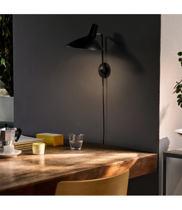 &Tradition HM12 Tripod Wall Light