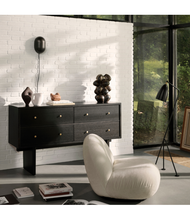 Gubi  Gubi Pacha Lounge Stoel Dedar Artimidor 001 cream, zwart voet