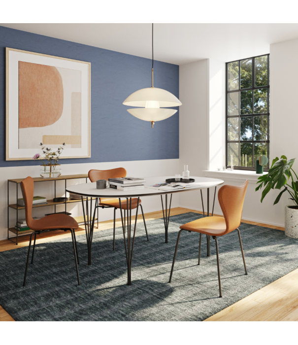 Fritz Hansen Fritz Hansen Series 7 rand gestikt warm ecru tuigleer, chroom poten