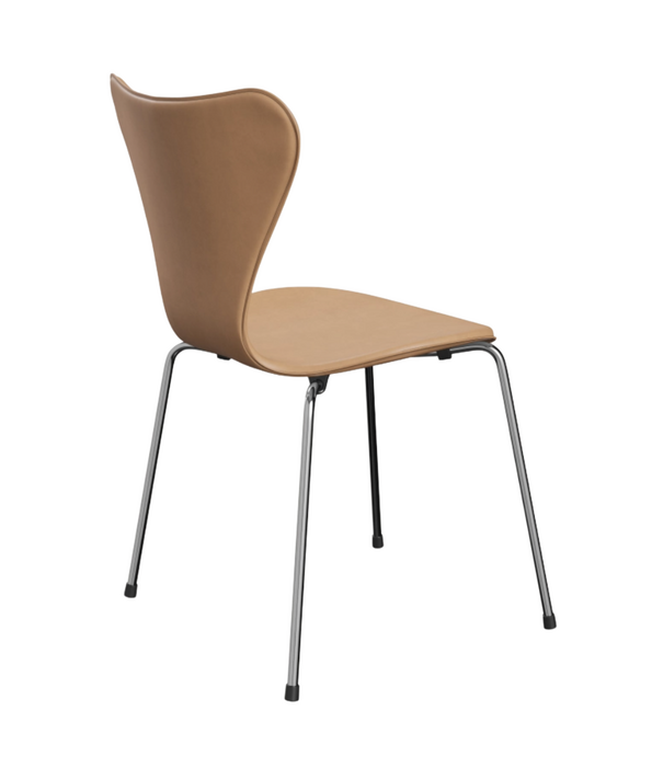 Fritz Hansen Fritz Hansen Series 7 edge sewn warm ecru harness leather, chrome legs