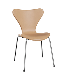 Fritz Hansen Series 7 edge sewn warm ecru leer, chroom poten