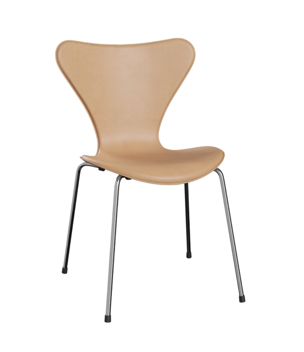Fritz Hansen Fritz Hansen Series 7 rand gestikt warm ecru tuigleer, chroom poten