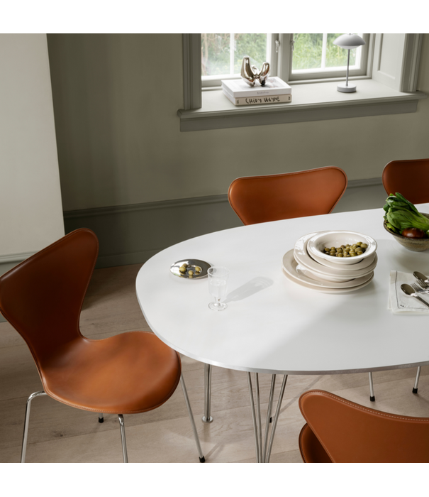 Fritz Hansen Fritz Hansen Series 7 Edge Sewn slate grey leather, chrome legs