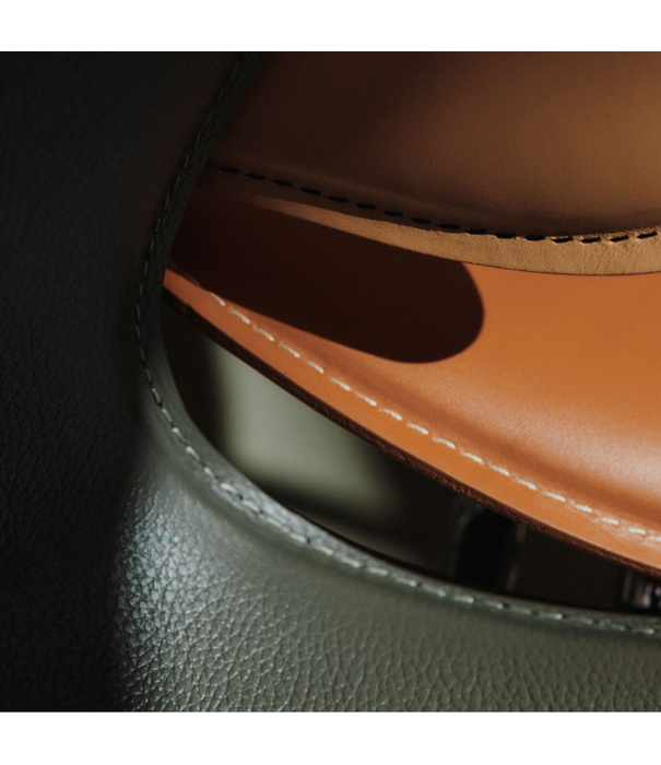 Fritz Hansen Fritz Hansen Series 7 Edge Sewn slate grey leather, chrome legs