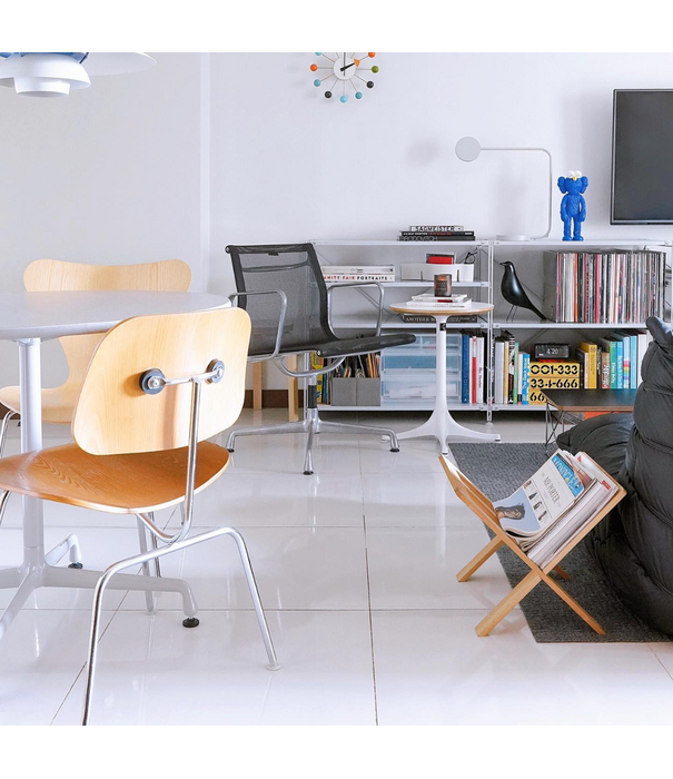 Vitra  Vitra Eames DCM Dining Chair ash, basic dark base