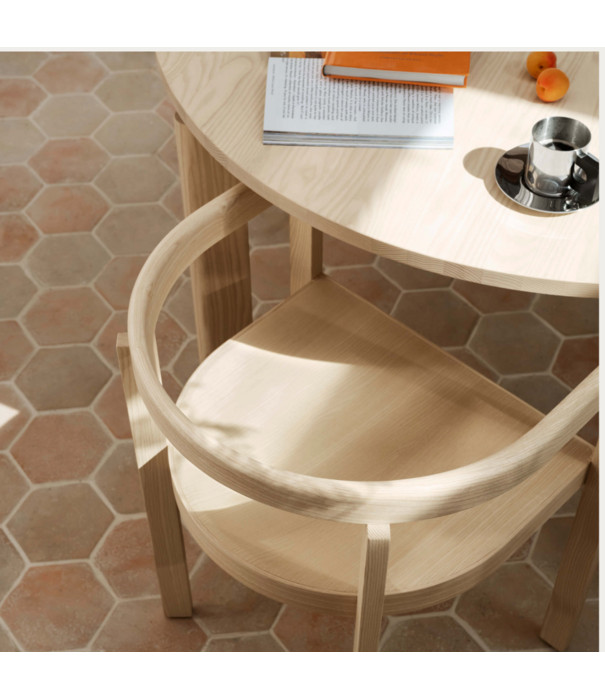 Fritz Hansen Fritz Hansen After dining table MA410 ash Ø120