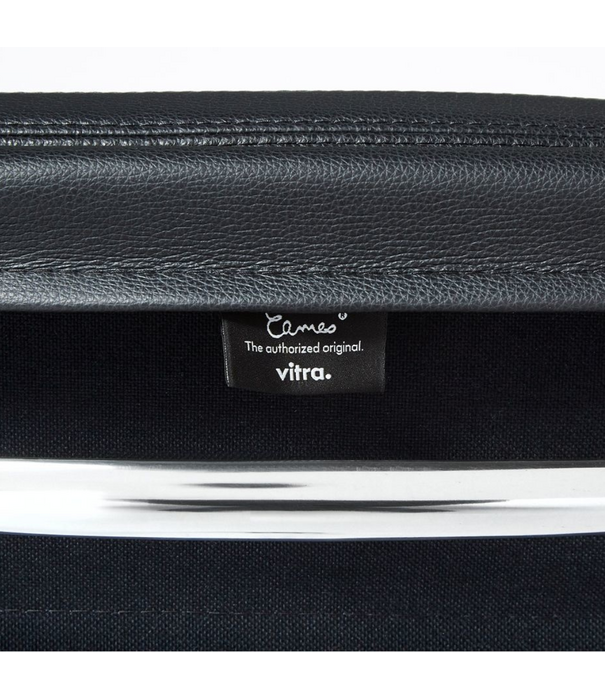 Vitra  Soft Pad Chair EA 217 Bureaustoel zwart premium F leer