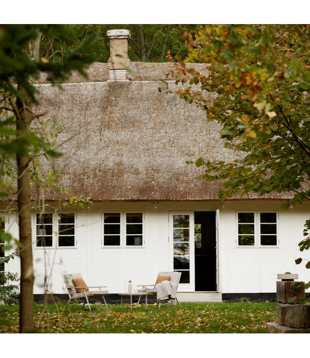 Vipp  Vipp 713 Outdoor Lounge Stoel Meadow, light grey