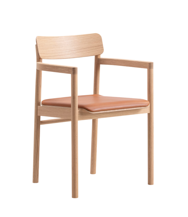 Fredericia  Model 3446, Post Armstoel geolied eiken, zitting cognac leer