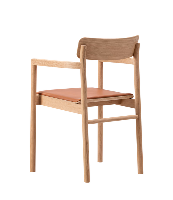 Fredericia  Model 3446, Post Armchair oiled oak, seat cognac leather