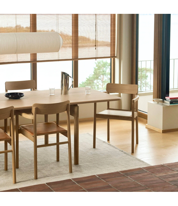 Fredericia  Model 3446, Post Armstoel geolied eiken, zitting cognac leer