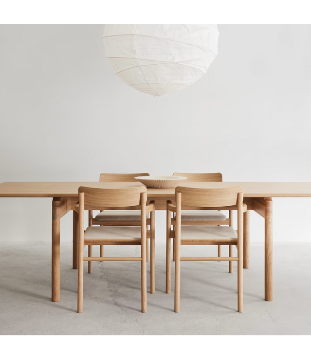 Fredericia  Model 3446, Post Armstoel geolied eiken, zitting cognac leer