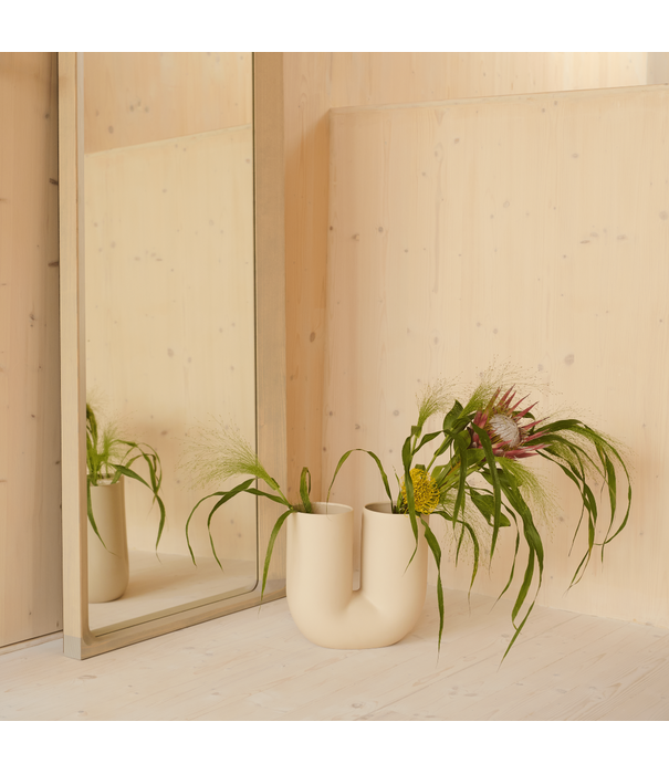 Muuto Kink Vase Sand
