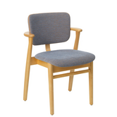 Artek Domus Stoel berken honing gebeitst,  stof WOW RE 4441, nougat bies