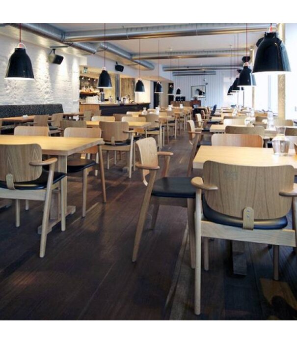 Artek  Domus Stoel walnoot gebeitst,  stof WOW RE 6722, cognac bies
