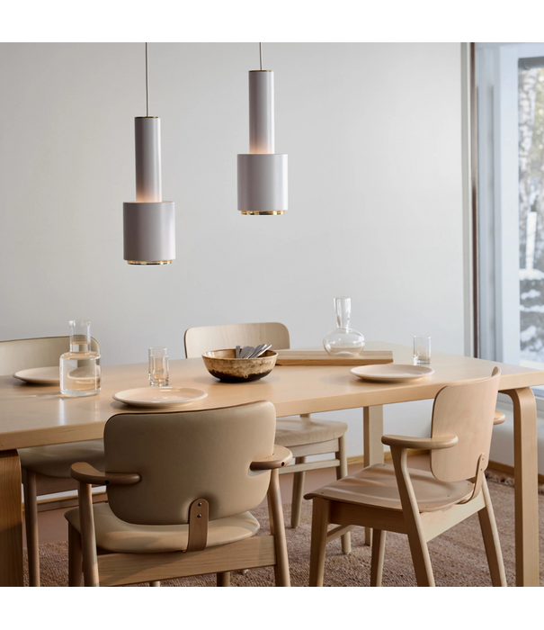 Artek  Domus Stoel walnoot gebeitst,  stof WOW RE 6722, cognac bies