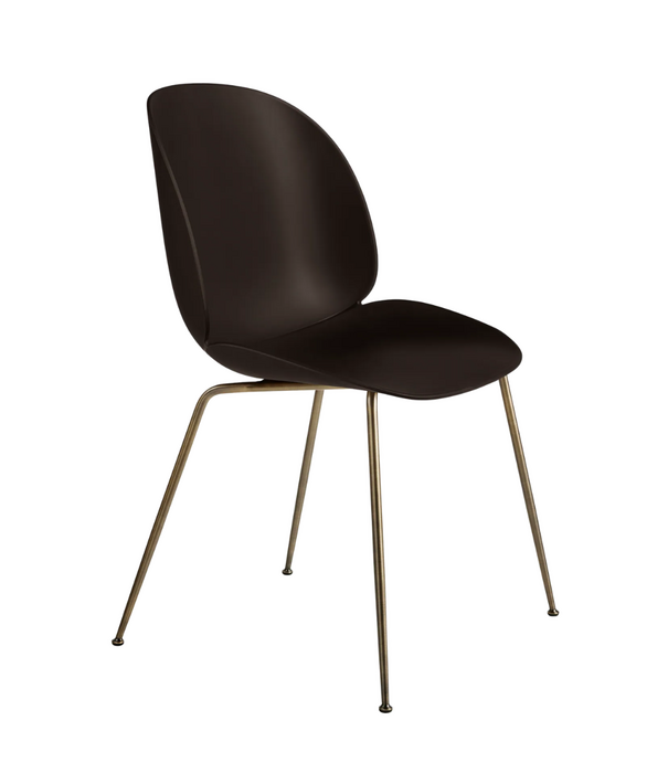 Gubi  Beetle Eetkamerstoel, antiek messing conic voet