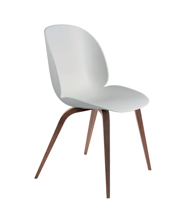 Gubi  Gubi Beetle eetkamerstoel recycled plastic, walnoot poten