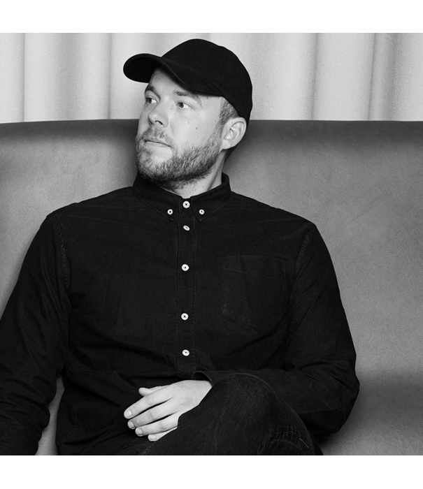 Normann Copenhagen  Normann Copenhagen Hyg Barstool oak / white - front Remix