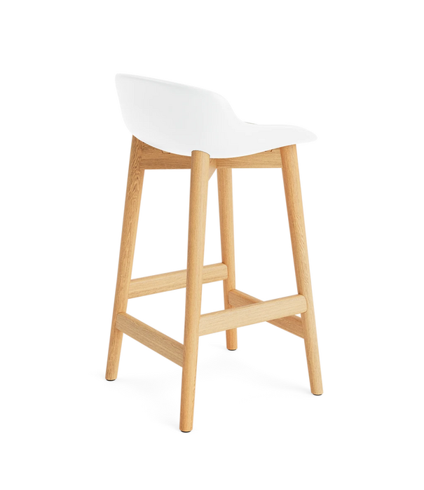 Normann Copenhagen  Hyg Low Barstool oak / white - front Remix