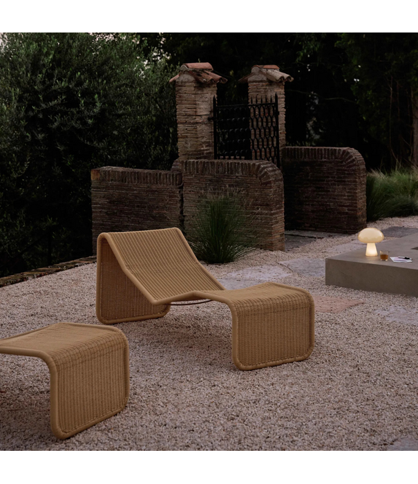 Gubi  Gubi P3S Outdoor Chaise Longue rotan naturel