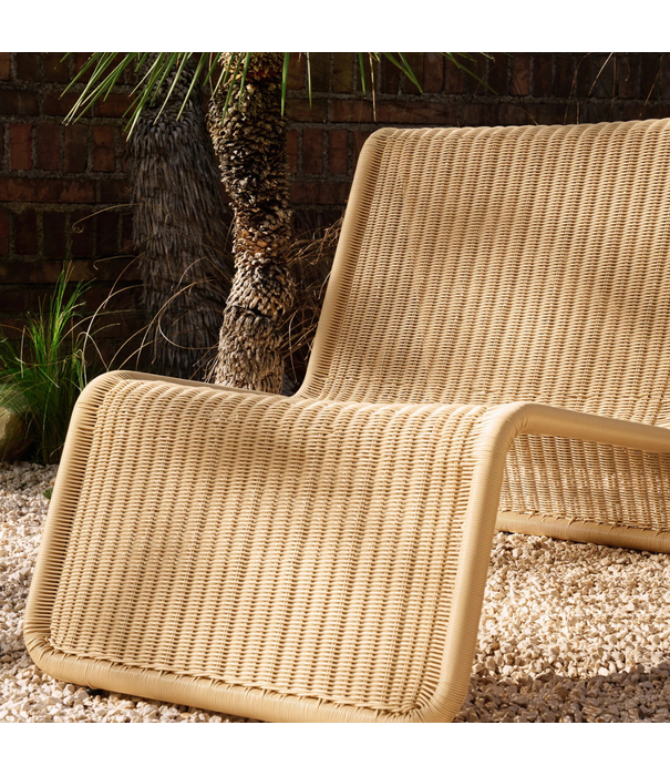 Gubi  Gubi + Bonacina  P3 Outdoor Lounge Chair rotan naturel