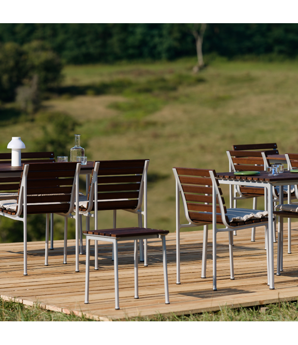 Hay  Hay Traverse Stool geolied essen, aluminium frame