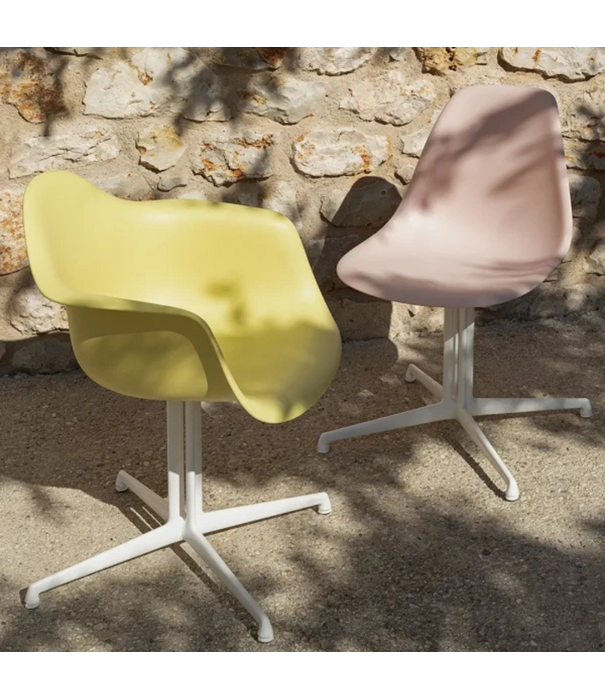 Vitra  Eames DAL Plastic Dining Chair w. arm,  white base