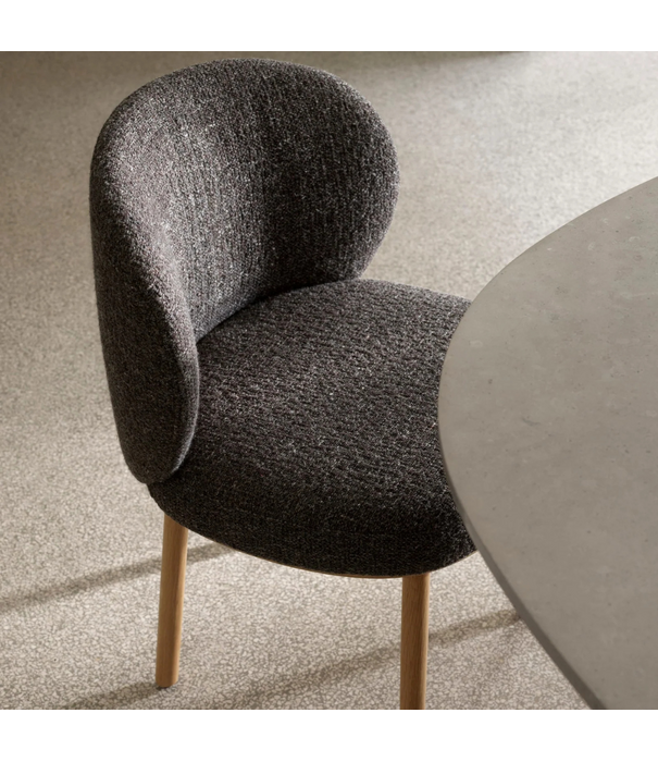 Wendelbo Ovata Dining Chair fully upholstered, light oak legs