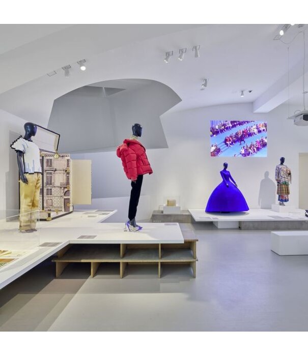 Vitra  Catwalk The Art of the Fashion Show