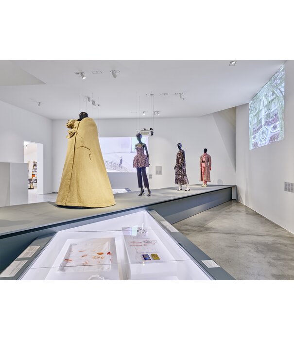 Vitra  Catwalk The Art of the Fashion Show