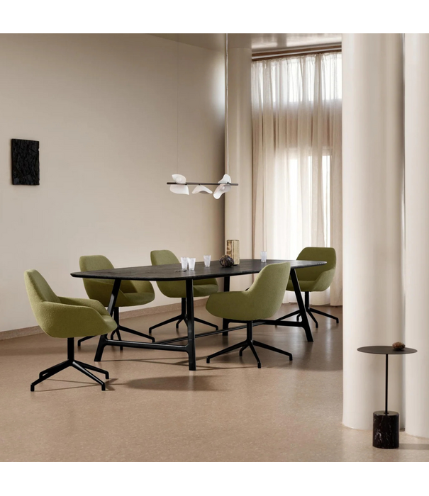 Wendelbo Vector Eettafel donkerbruin eiken, zwart voet