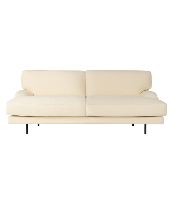 Gubi  Flaneur 2-seater Sofa Gubi Boucle 01 cream, black matt base