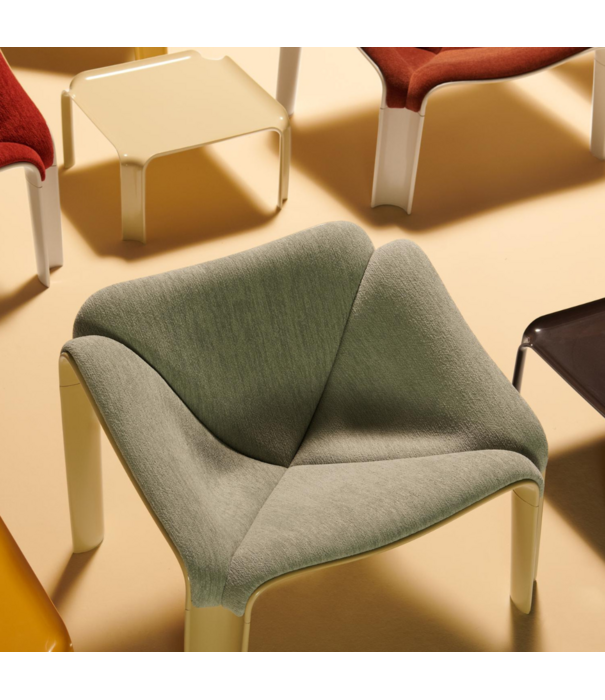 Gubi  F300 Lounge Chair Alpaca Alto, brown base