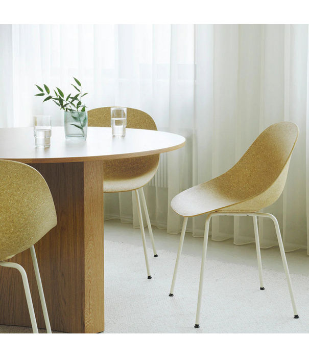 Normann Copenhagen  Bue eettafel donkerbruin gebeitst eiken Ø120