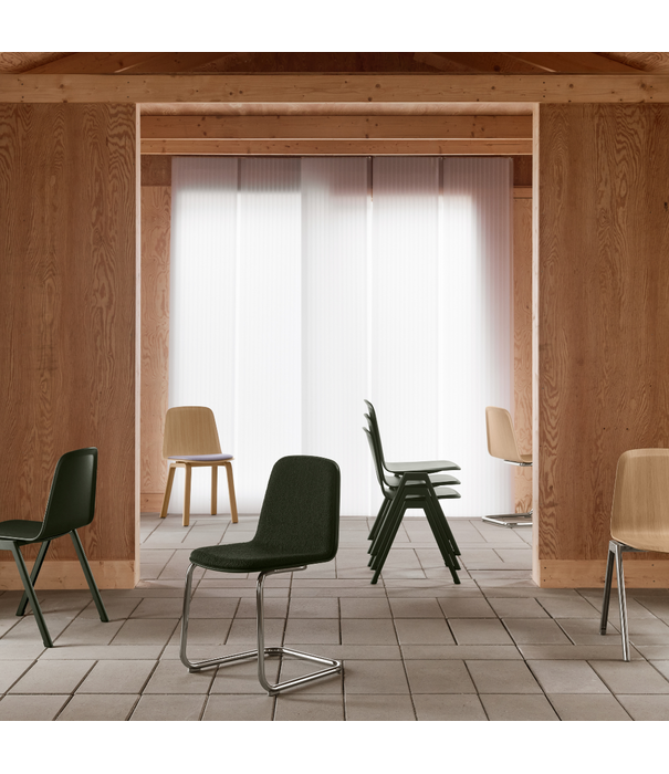 Muuto Brink Eetkamerstoel cantilever onderstel