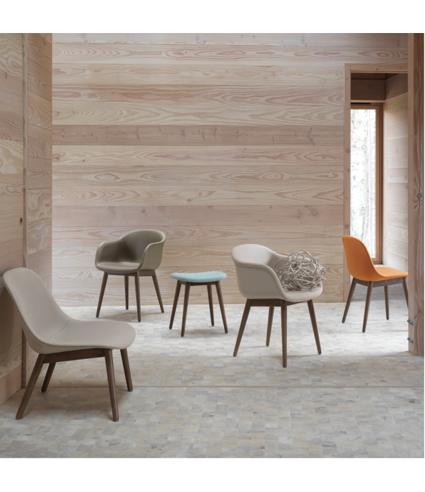 Muuto Fiber Soft Lounge Stoel gestoffeerd, tube poten