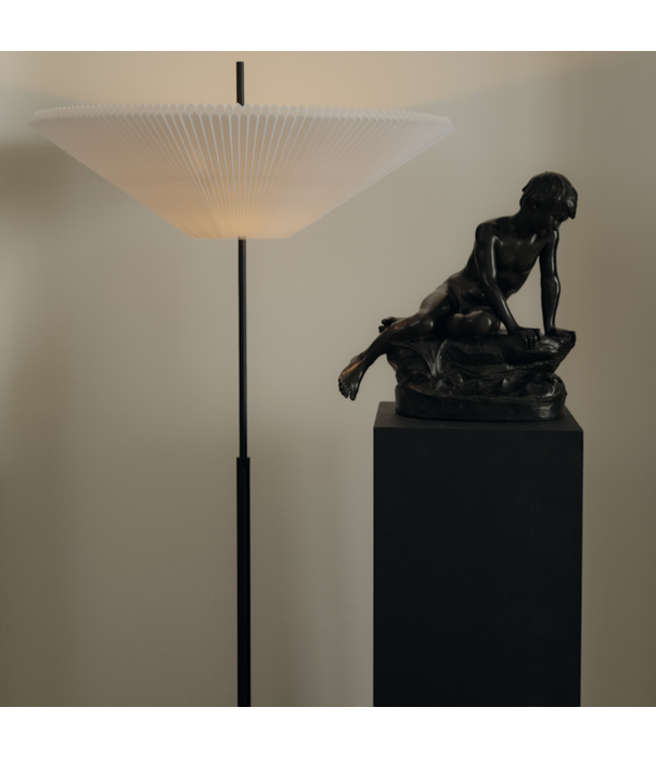 New Works  Nebra Vloerlamp