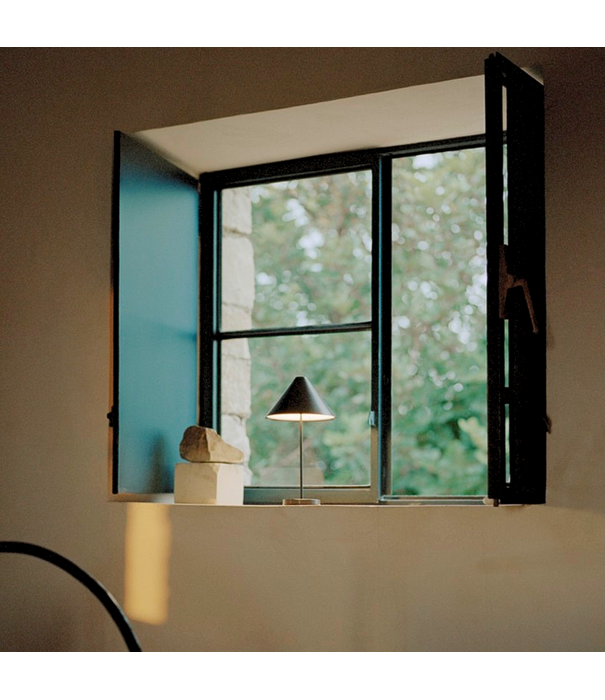 New Works  New Works Brolly Portable Lamp  zwart