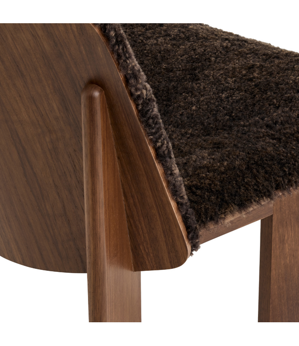 Hay  Chisel Lounge Stoel walnoot, voorkant Sheepskin espresso