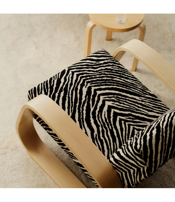 Artek  Aalto Armchair 400 Tank, Zebra zwart / wit