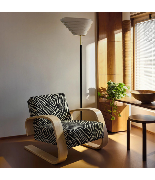 Artek  Aalto Armchair 400 Tank,  Off-White