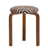 Stool 60 Kruk berken, walnoot gebeitst, Zebra bruin / off white