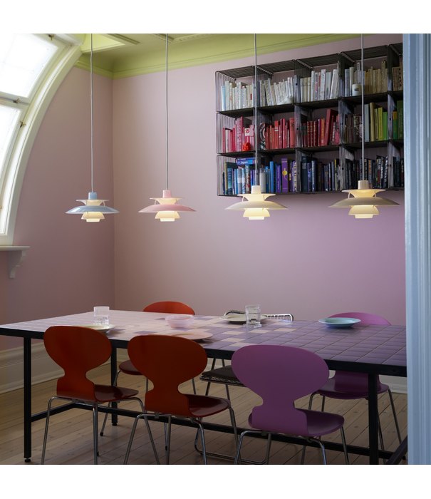 Louis Poulsen  PH5 Hanglamp 320 opaal pale rose